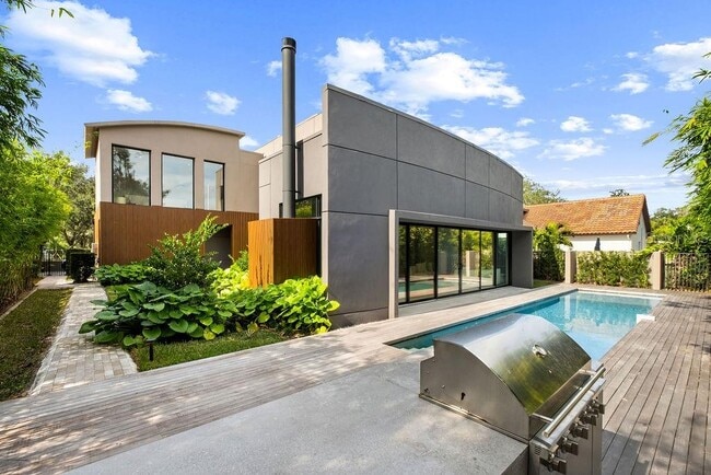 Photo - 1742 Temple Dr