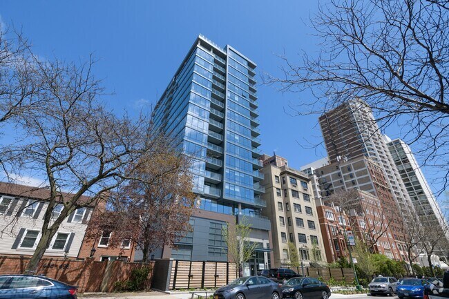 Building Photo - 450 W Belmont Ave Unit 802 Rental