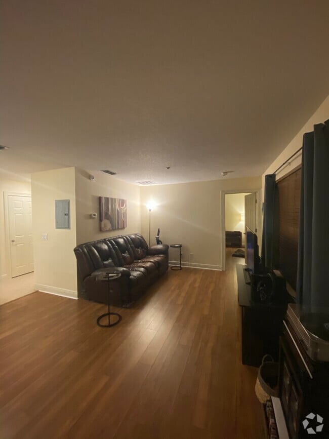 Building Photo - 2892 Lincroft Ave Unit Baldwin Park lakefront Rental