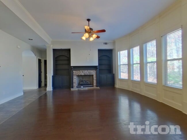 Photo - 1821 Binnies Way