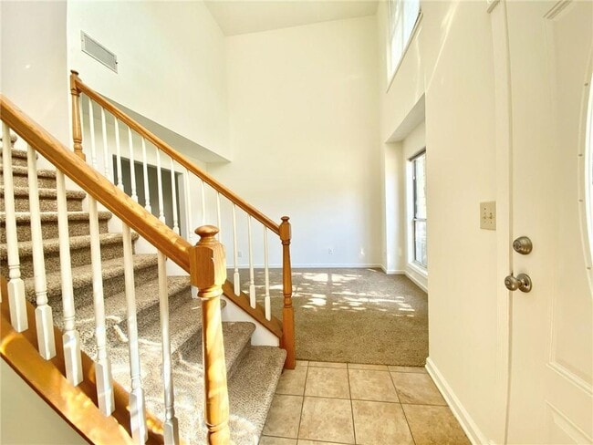 Photo - 640 Suwanee Lakes Cir NW