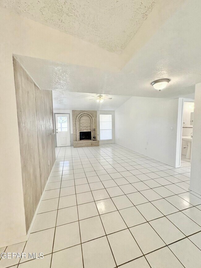 Photo - 3425 E Glen Dr