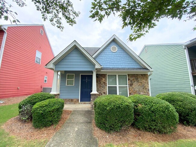 Building Photo - PRE-LEASING FOR AUGUST 2026!