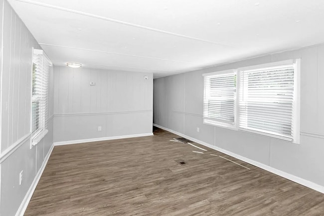 Photo - 415 W Limestone Rd