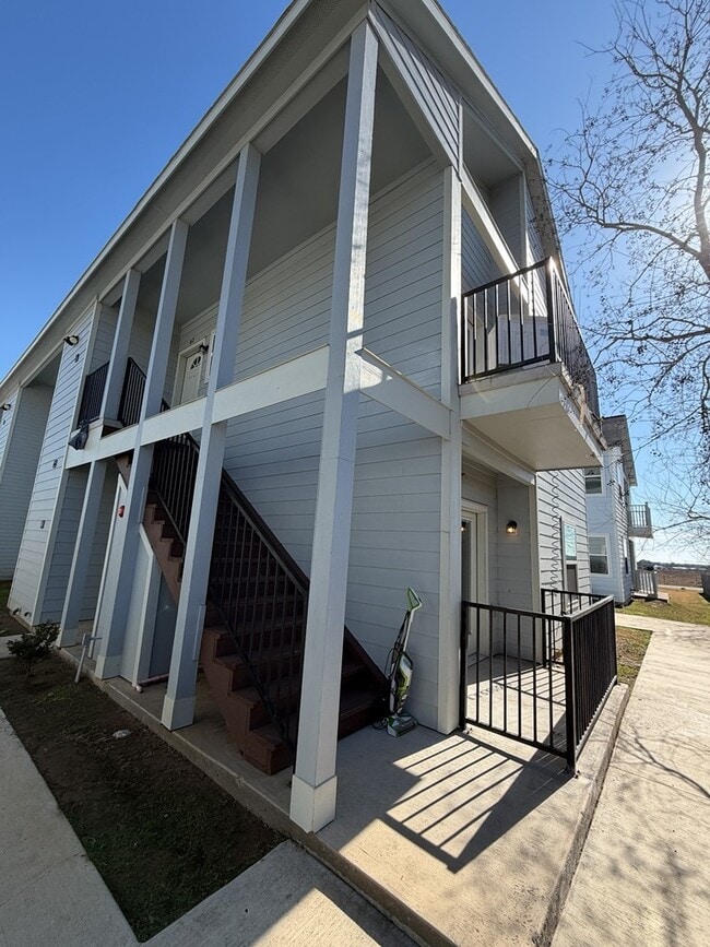 Building Photo - 430 Schmidt Rd Unit B-2