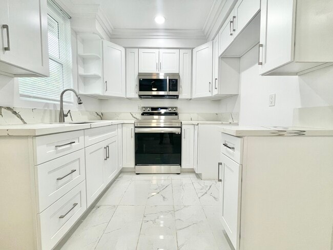 Building Photo - 6060 Fulton Ave Unit 8 Rental