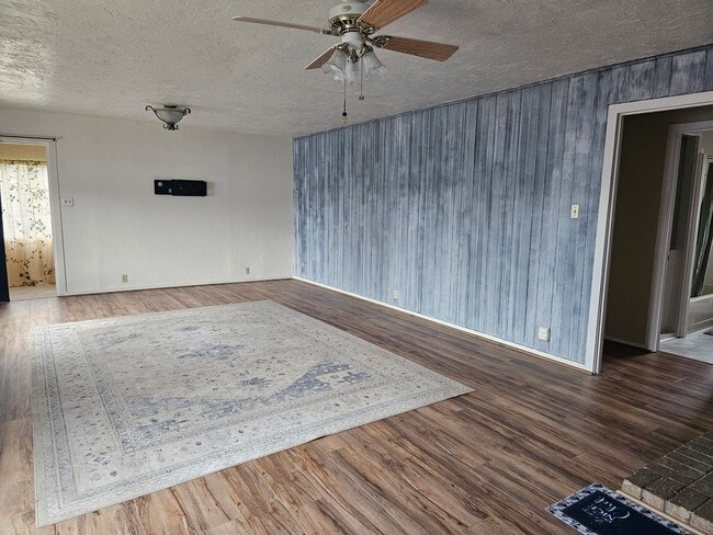 Photo - 1420 Gleason Rd