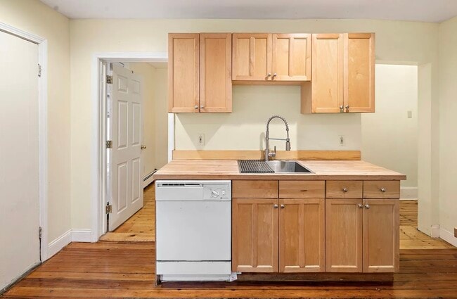 Photo - 65 Pleasant St Unidad 64-1