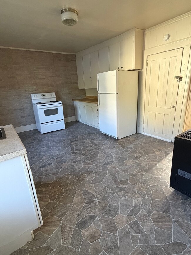 8 3rd St Unit 2