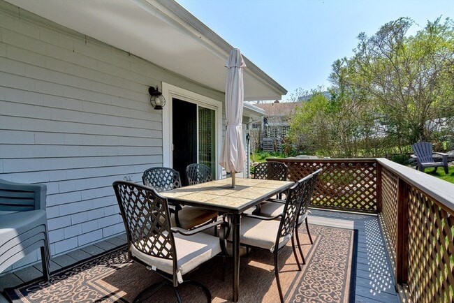 16 Warwick Rd