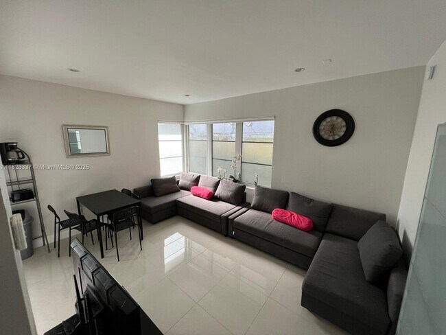 Photo - 650 Euclid Ave Unit 207