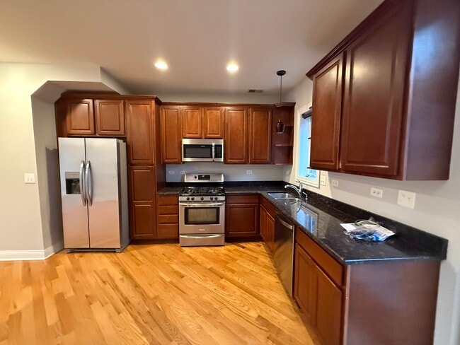 Photo - 7016 W Medill Ave