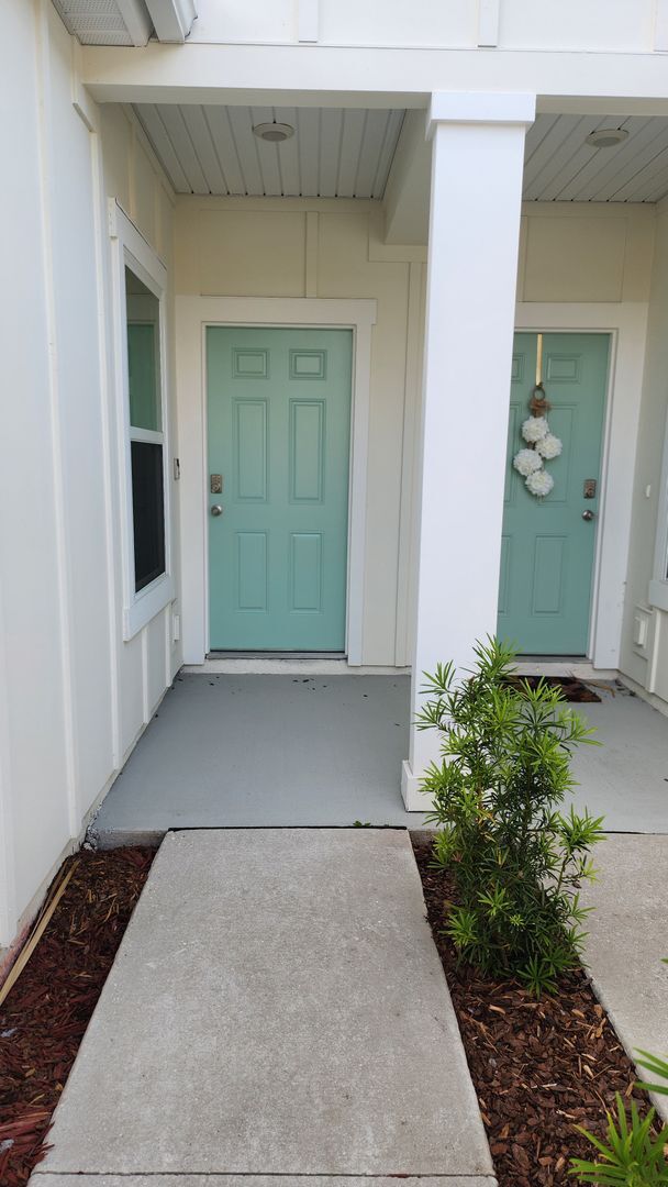 Photo - Beautiful Townhome in Waterford Lakes 2 Bedroom 2.5 baths and 1 Car Garage