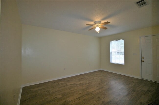 Photo - 532 Brock Ave