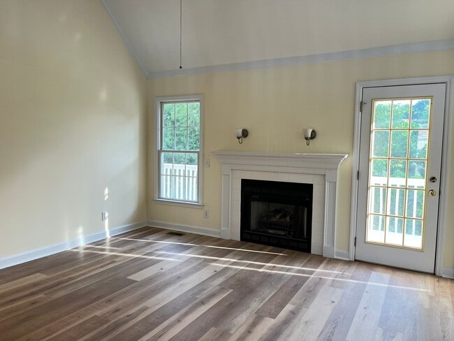 Photo - 6 Willow Tree Ct