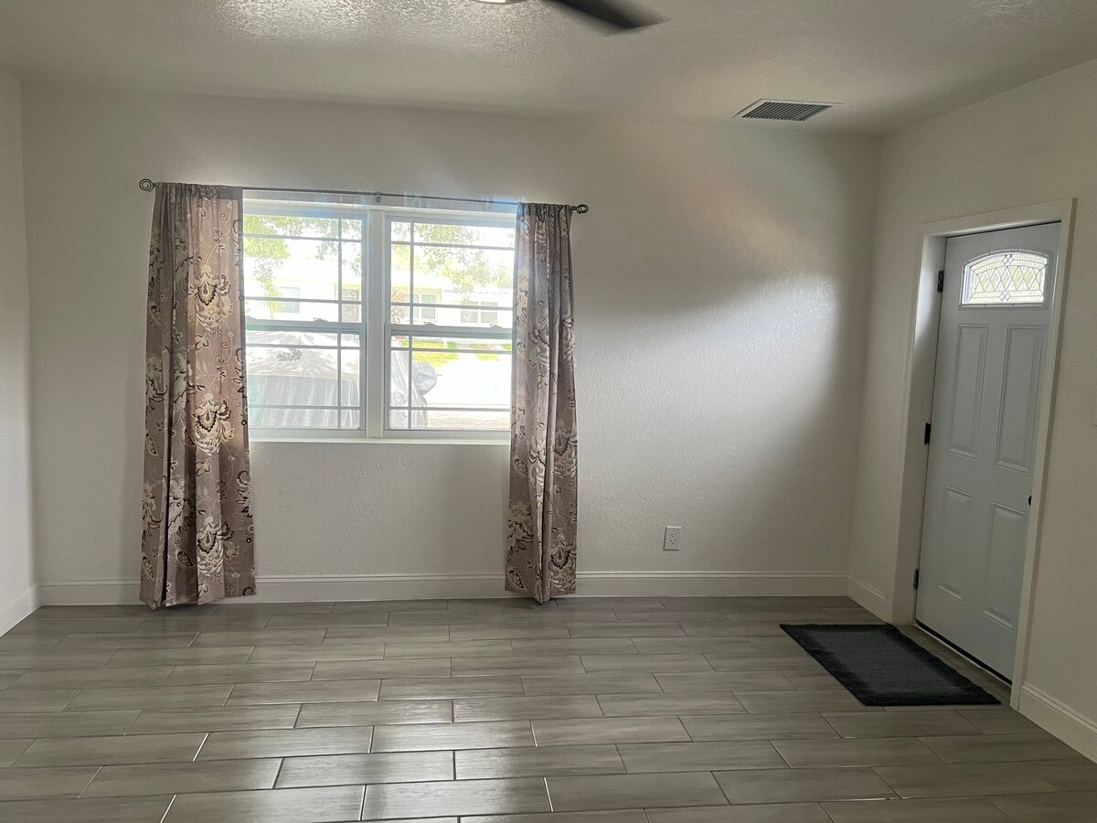 Photo - 1809 Barksdale Dr Unit Studio