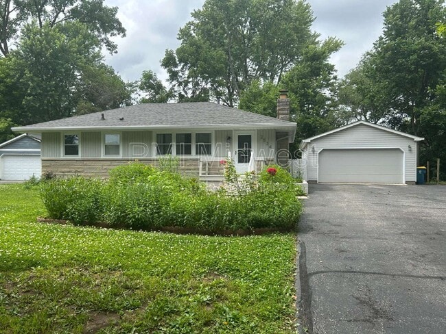 Building Photo - 2534 Parr Dr