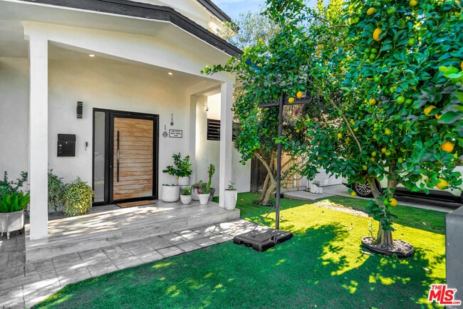 Building Photo - 6324 Geyser Ave