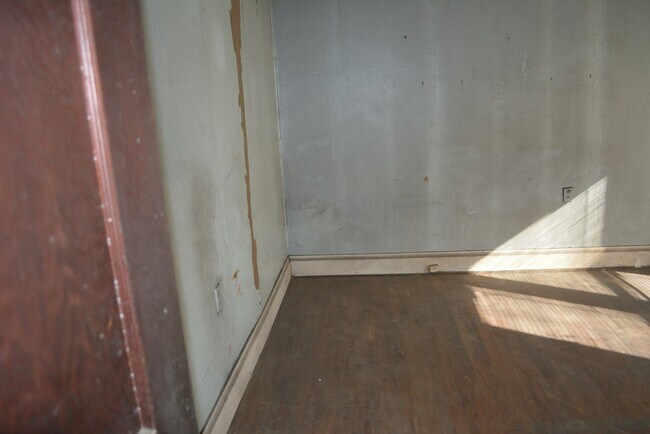 Photo - 837 Kentucky Ave SW