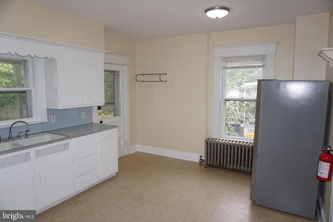 Photo - 16 Lawrenceville - Pennington Rd