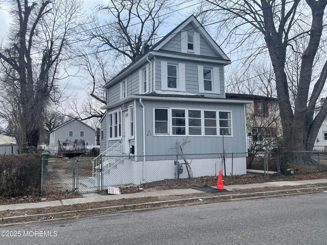 Building Photo - 405 Myrtle Ave