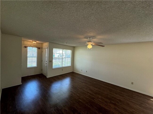 Photo - 317 S 11th Pl