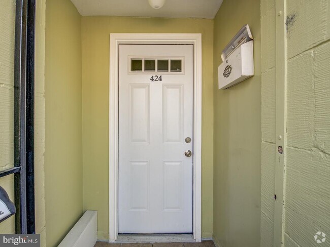 Building Photo - 424 Elm St NW Rental