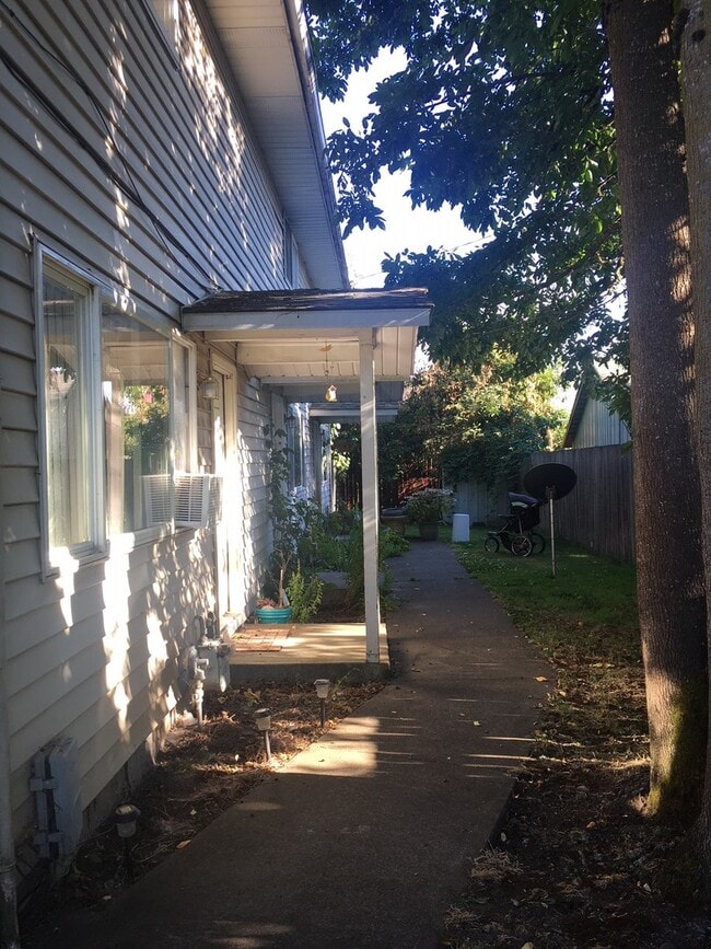 Photo - 730 SE 5th Ave Unit 2 (R)