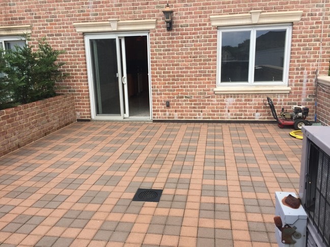 Building Photo - 14-16A Clintonville St Unit A