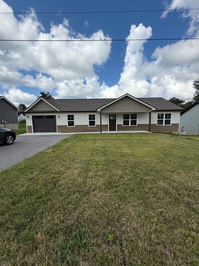 Building Photo - 127 Sky View Meadow Dr Rental