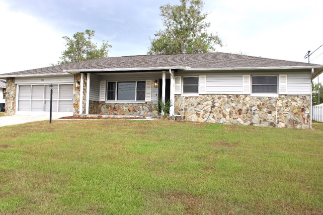 Building Photo - 208 S Lucille St Rental