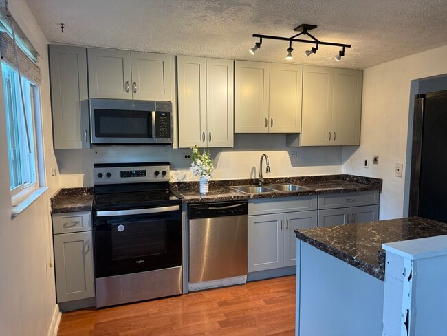 Building Photo - 1770 Minturn Dr Rental