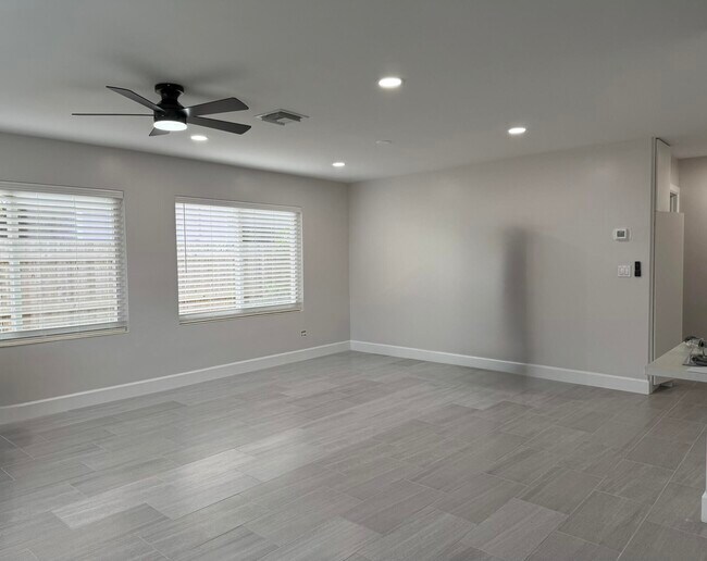Photo - 1405 N J Terrace