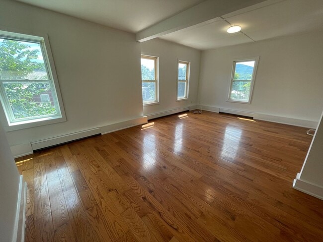 Photo - 129-131 E Quincy St Unit 131