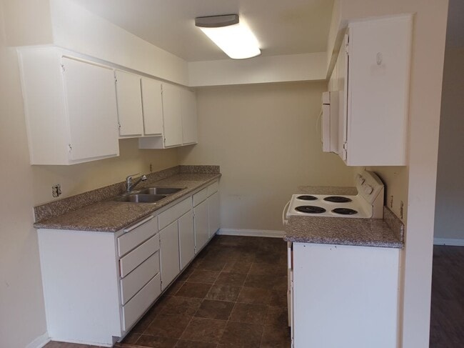 Photo - 1920 Peyton Ave Unit 203