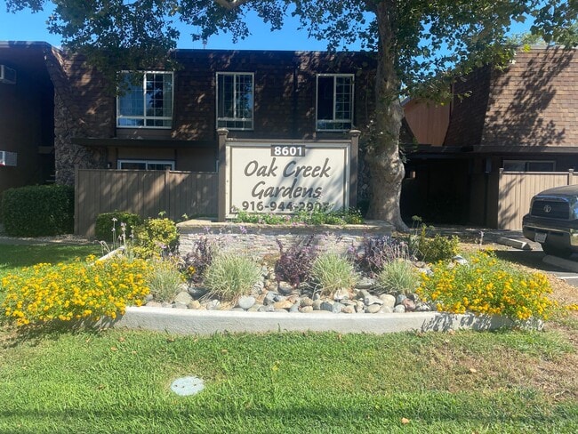 Oak Creek Gardens