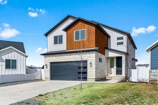 Photo - Golf Course Living with Incredible Views and Finished Basement