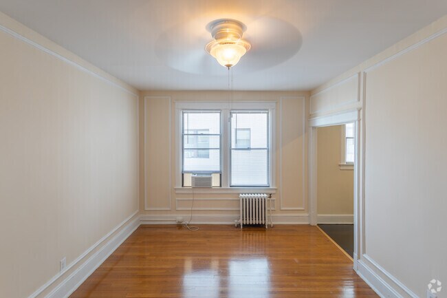 Apt 204 - Renovated 1 x 1