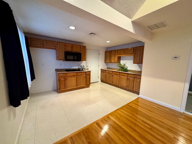 Photo - 38 N Main St Unit 2R