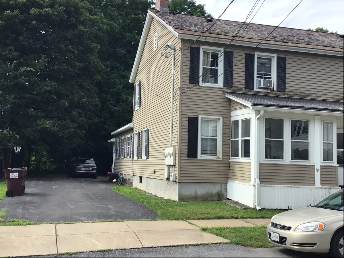 Photo - 28 N High St