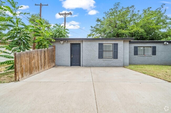 Building Photo - 3120 31st St Rental