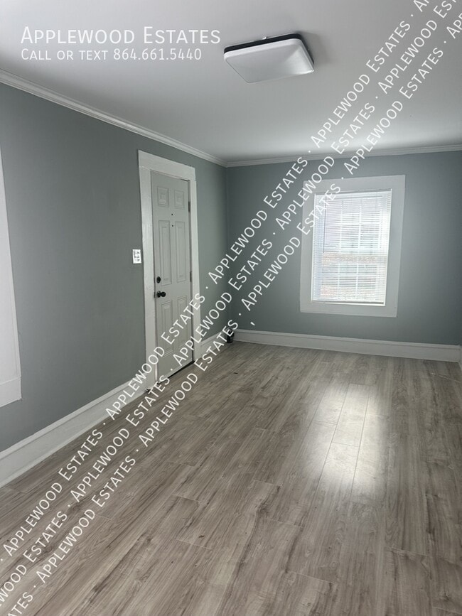 Photo - 105 Cabin St