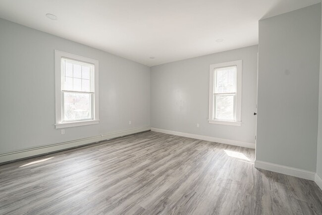 Photo - 194 N Chestnut St Unit 2