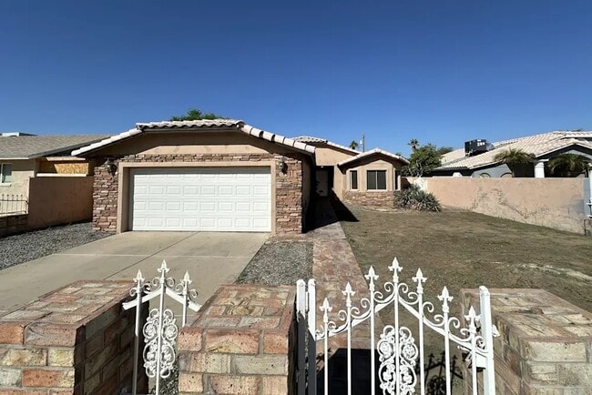 Building Photo - 816 E Ardmore Rd