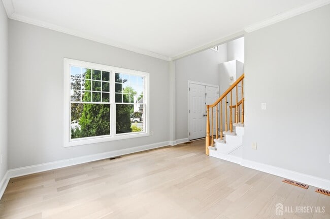 33 Melbloum Ln