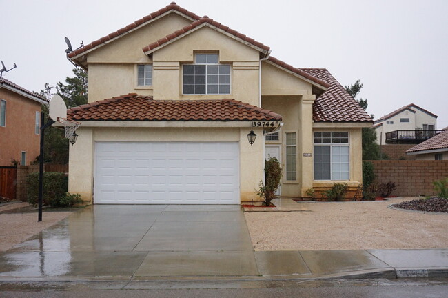 Lovely 2 Story Rancho Vista Home with 1767... - Lovely 2 Story Rancho Vista Home with 1767...