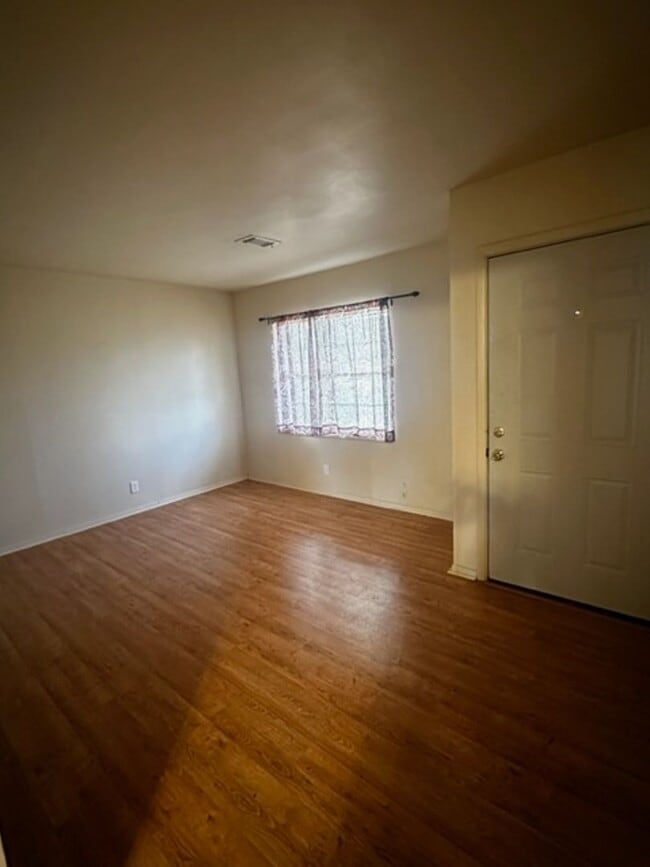 Photo - 1401 Lamar Ave