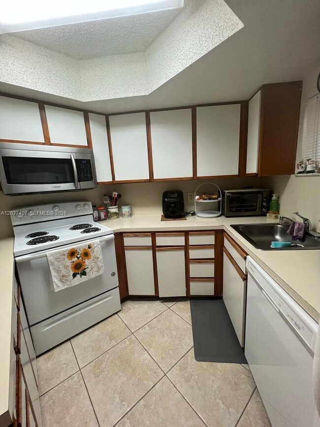 Photo - 8215 Lake Dr Unit 401