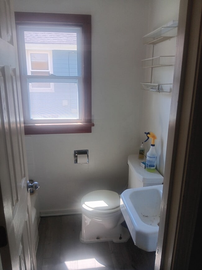 Building Photo - 719 Delmar Ave