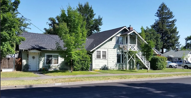 424 S Grape St Unit 3
